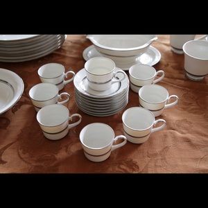 Carico Dining Wear Set